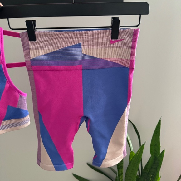 Nike Icon Clash Pink/Purple Seamless Training Bra and Shorts Sz Small NWOT - Picture 2 of 9
